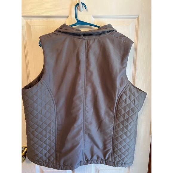 Jane Asley Side Quilted Vest - Picture 2 of 5